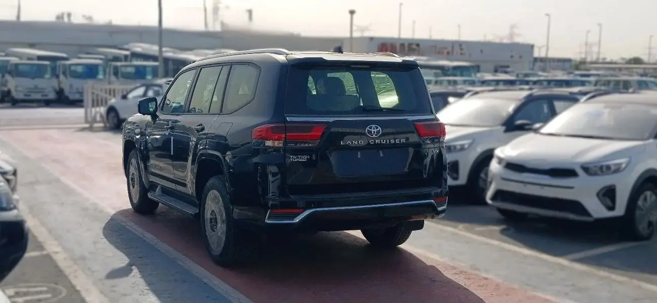 تويوتا لاند كروزر 2025 3.3L
