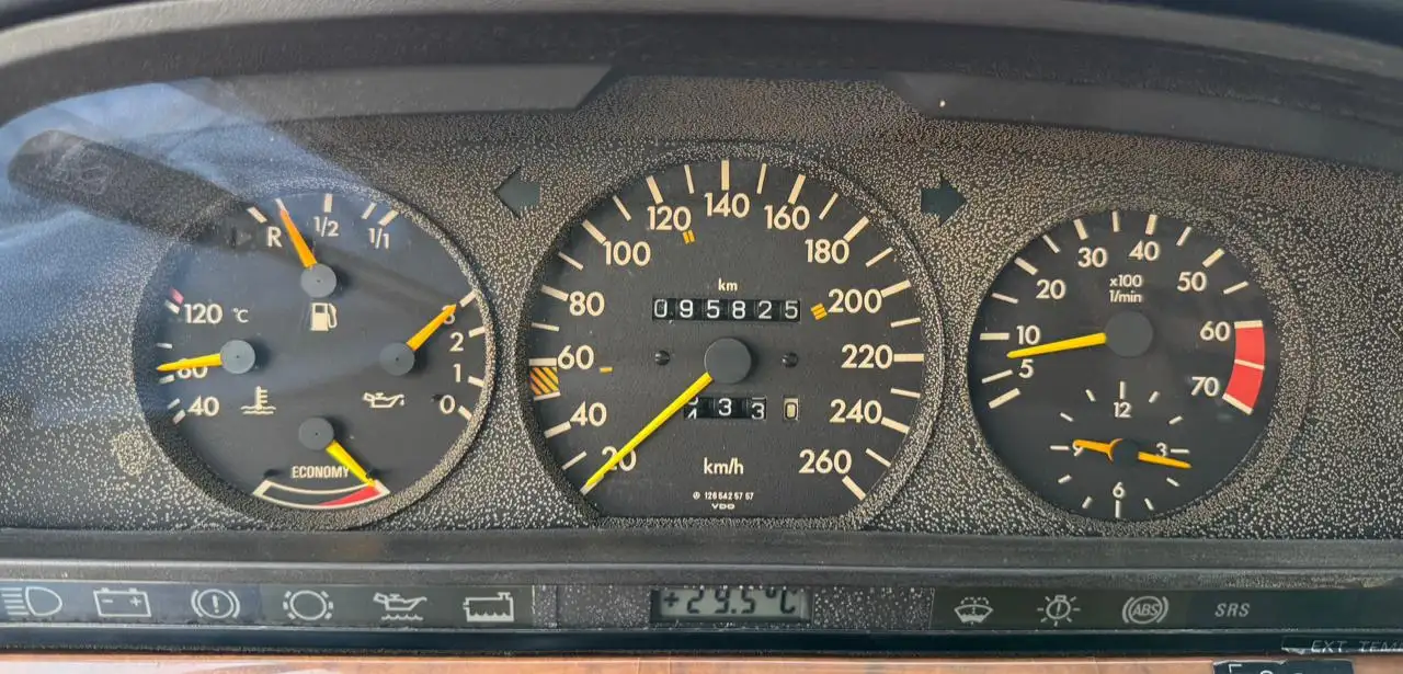 مرسيدس بنز 560 SEC  1989 undefinedL