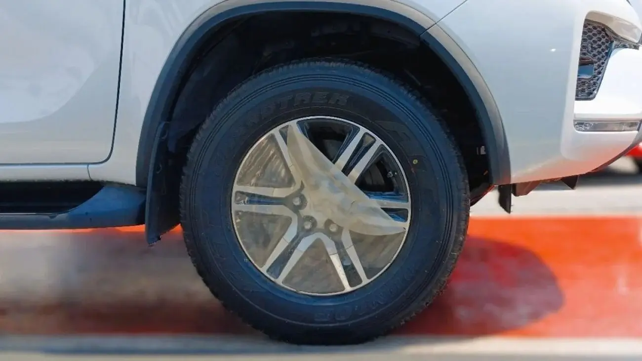 تويوتا فورتونر 2024 2.4L