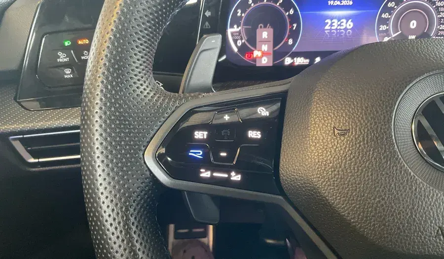 Volkswagen Golf R 2022 2T