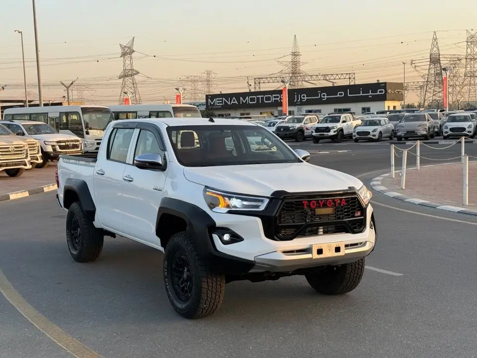 تويوتا هيلوكس 2024