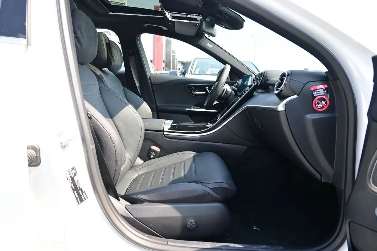 مرسيدس بنز C Class 2025 1.5L