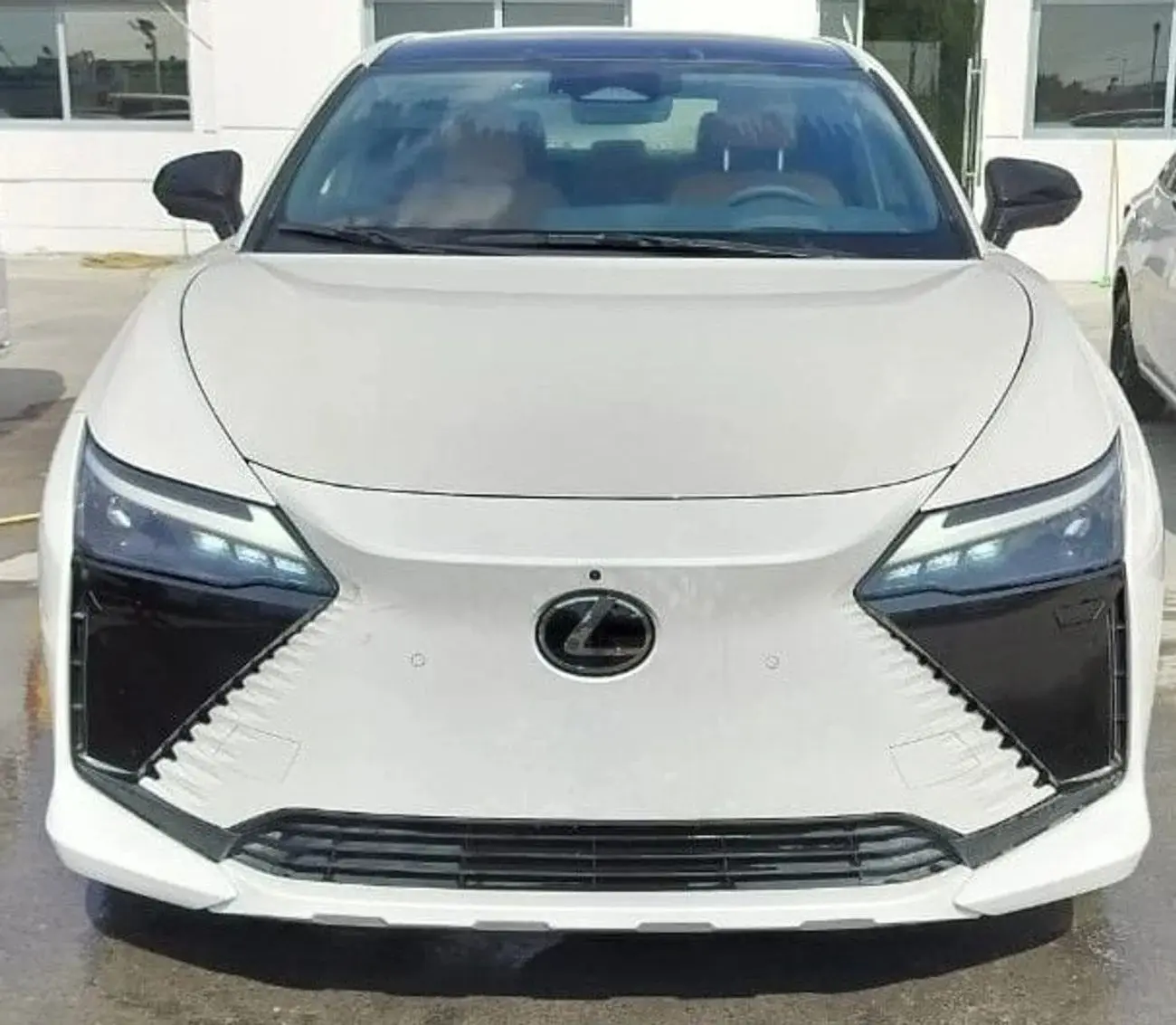 لكزس RZ 2023 undefinedL