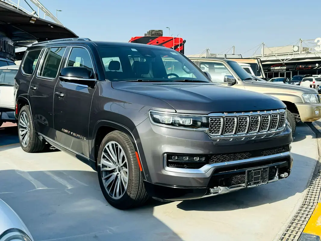 Jeep Grand Wagoneer 2023