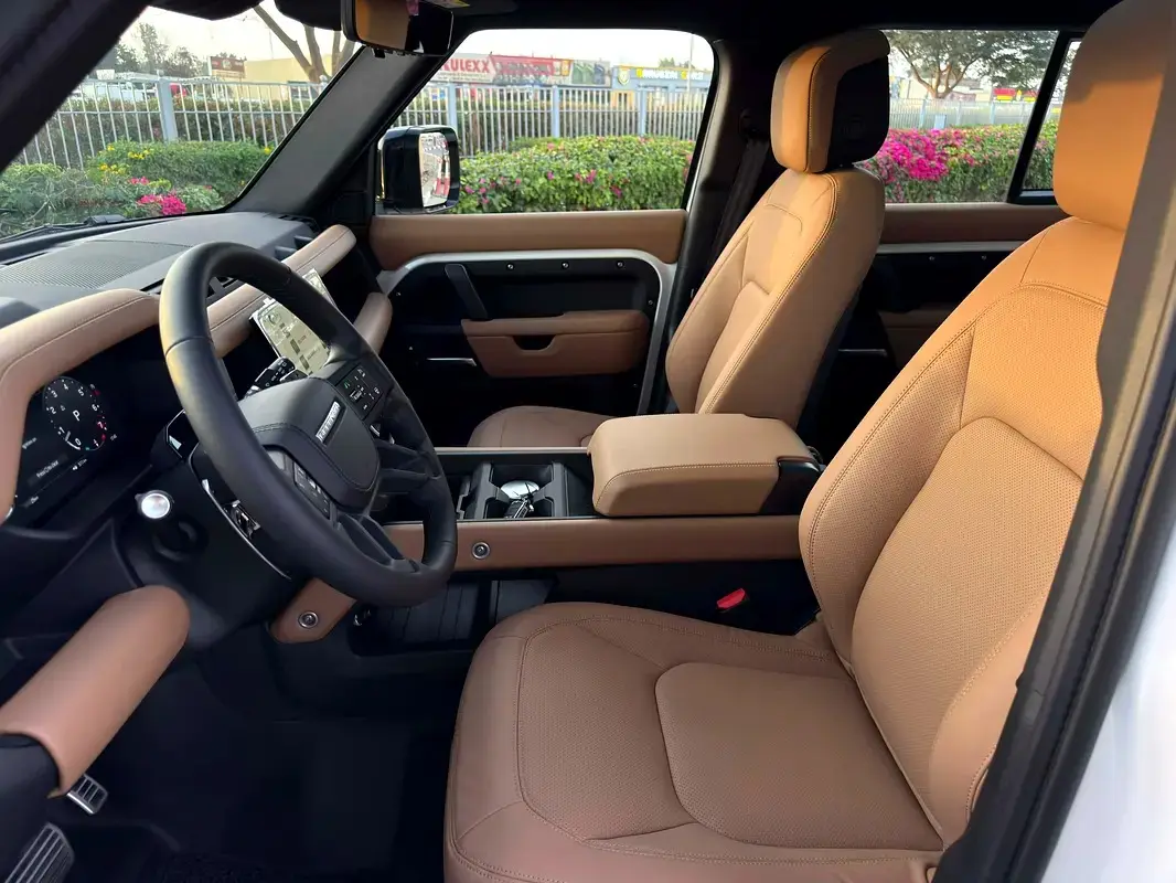 لاند روفر ديفندر 2026 5L