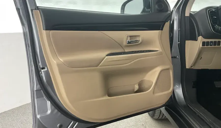 ميتسوبيشي آوتلاندر 2022