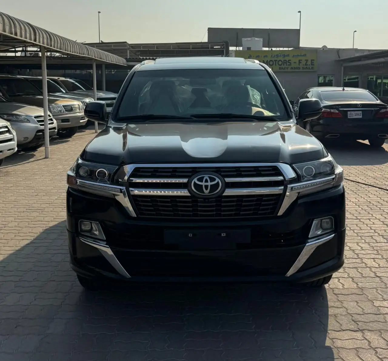 تويوتا لاند كروزر 2012 5.7L