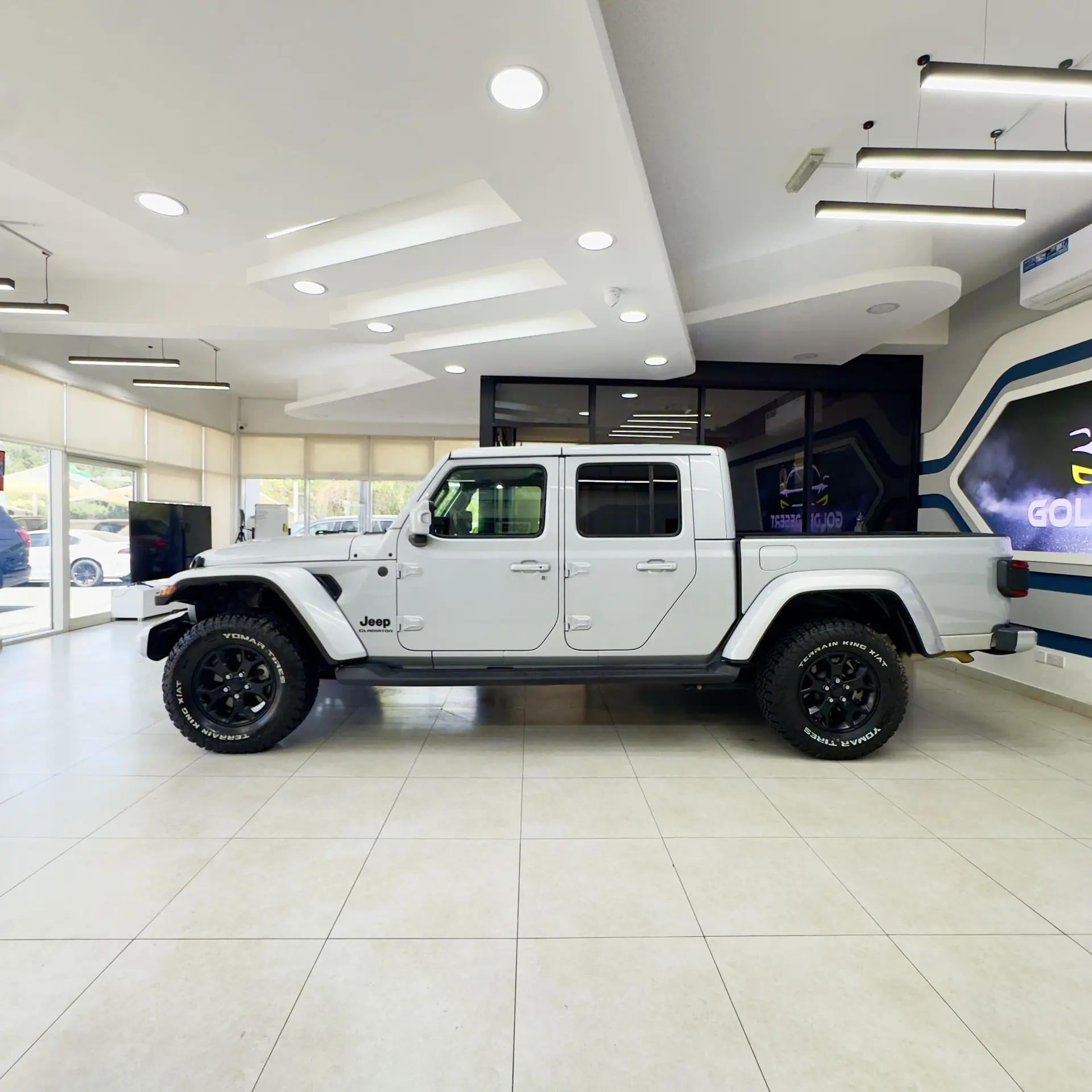 جيب جلادياتور 2022 3.6L