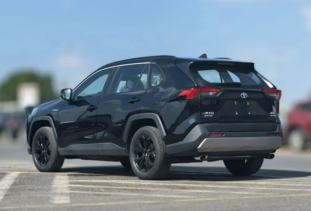 تويوتا راف ٤ 2025 2.5L