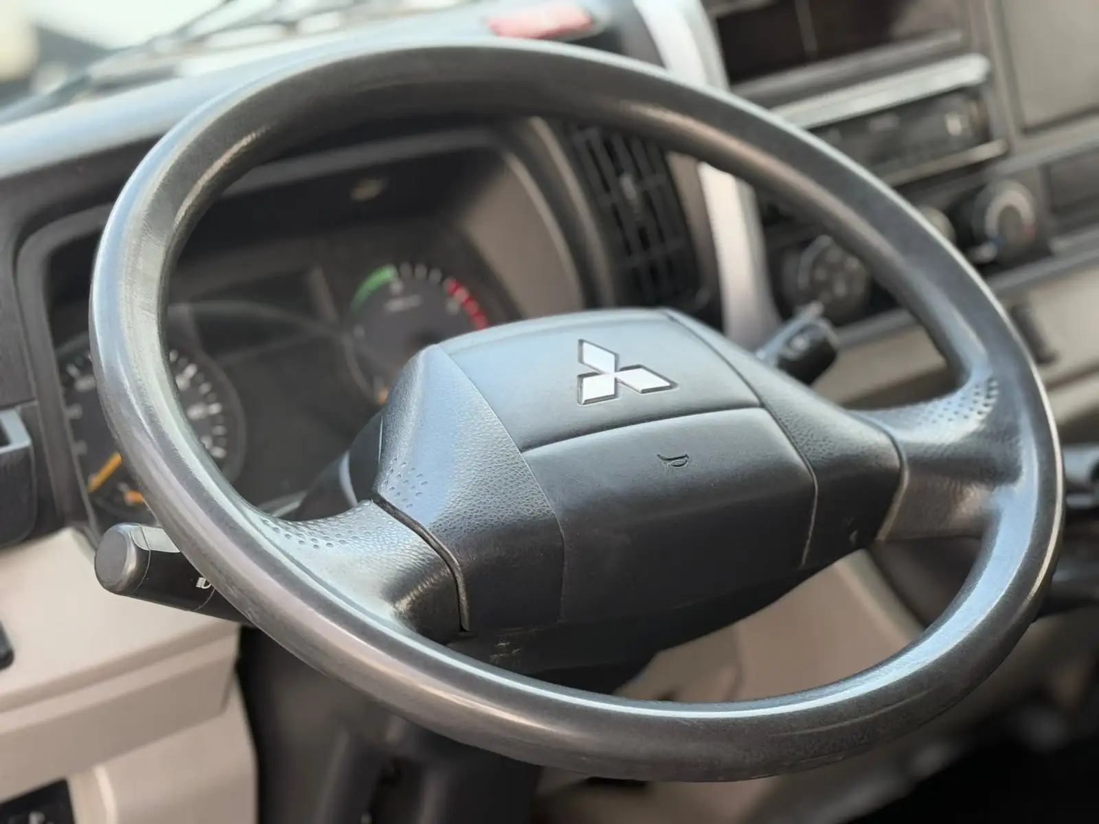 ميتسوبيشي كانتر 2019