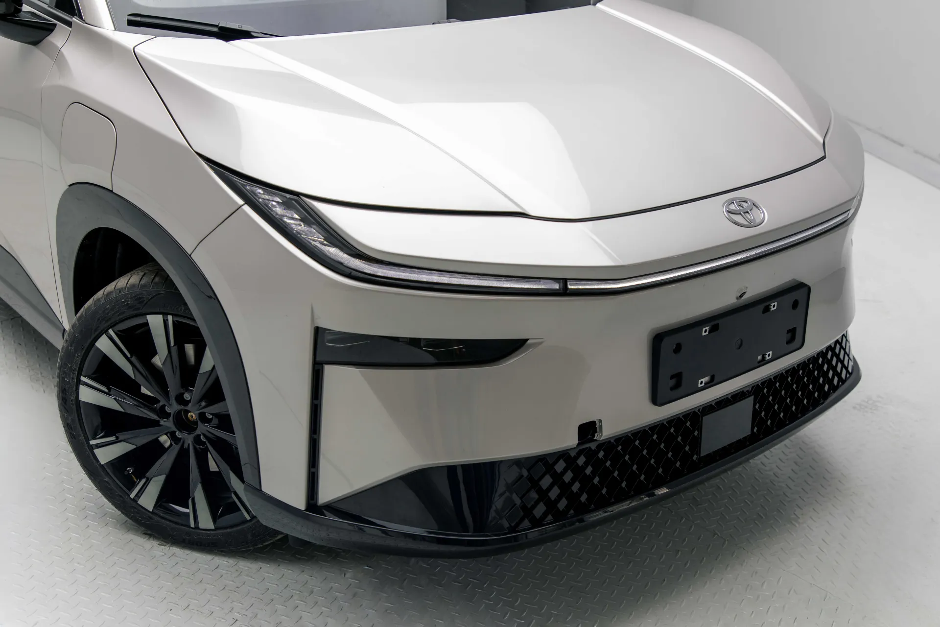 تويوتا bZ3 2025