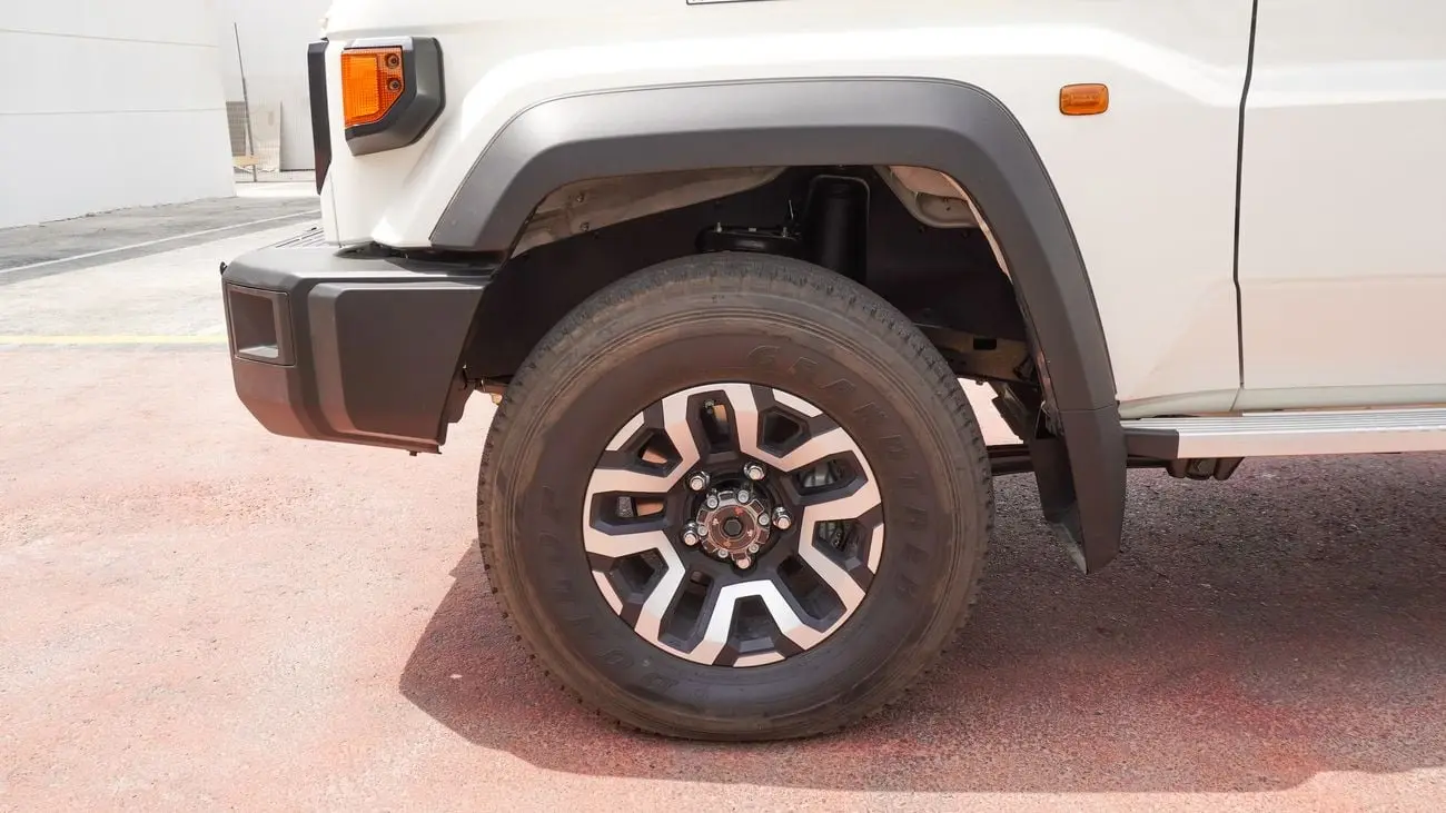 Toyota Land Cruiser 70 2025 4L