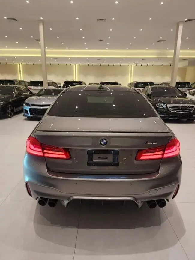 BMW M5 Sedan 2018 4.4L