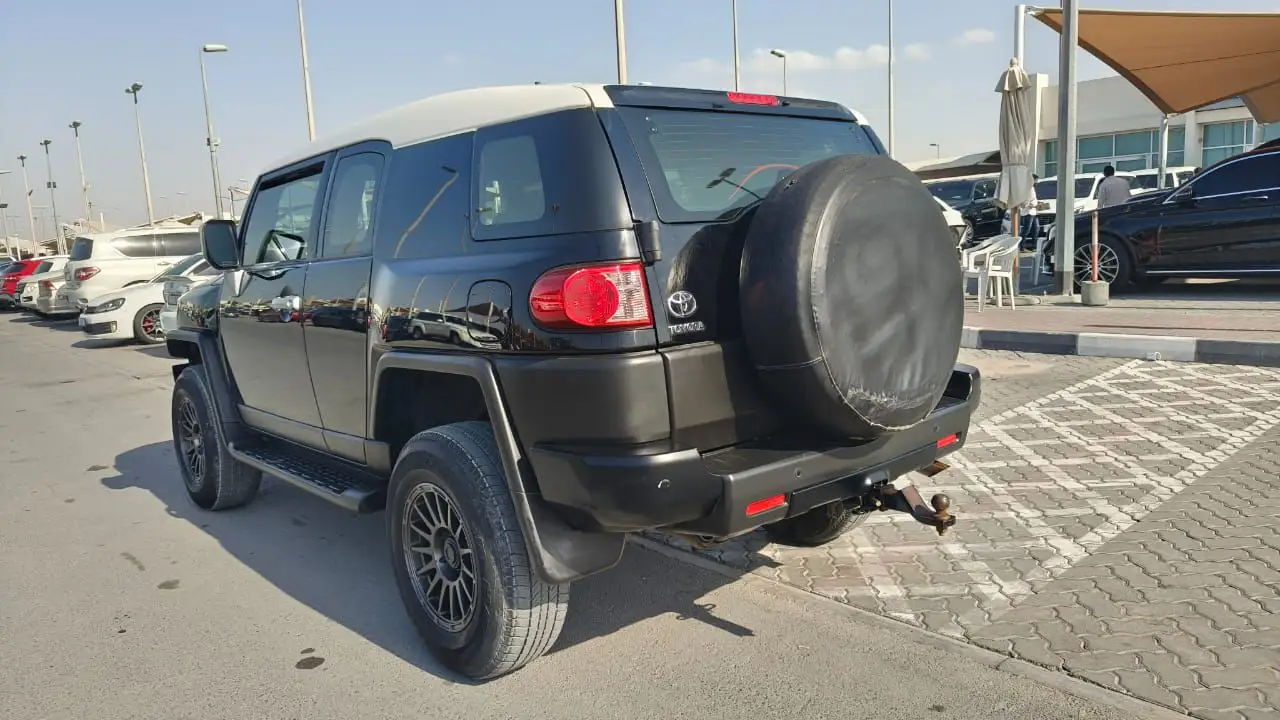 تويوتا اف جي كروزر 2016