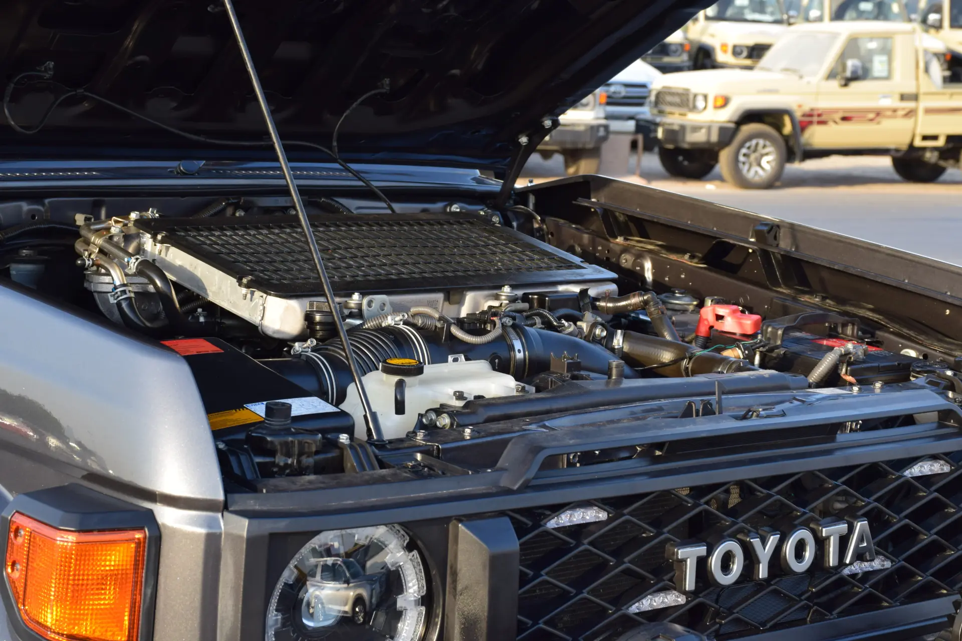 تويوتا لاند كروزر بيك آب 2017 4.5L