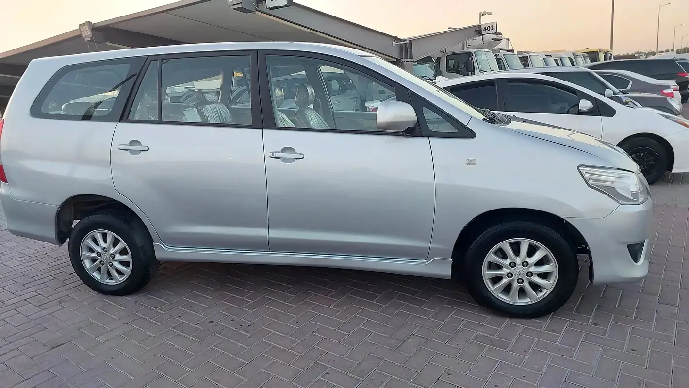 تويوتا اينوفا 2014