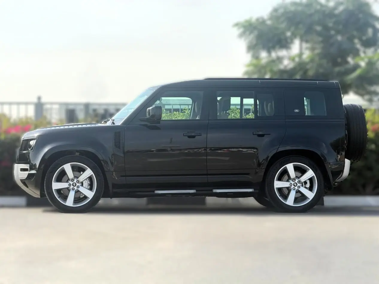 Land Rover Defender 2023 3L