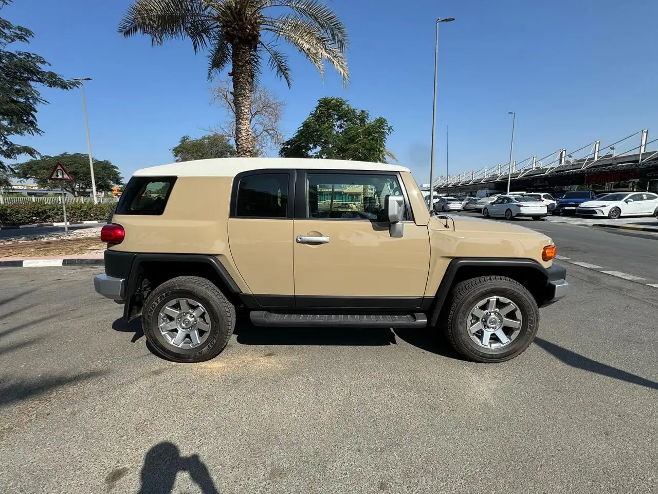 تويوتا اف جي كروزر 2023