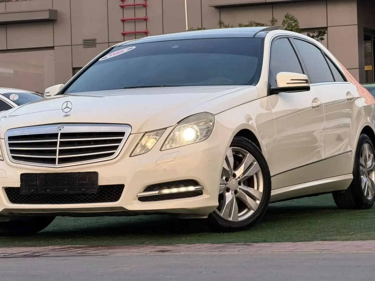 مرسيدس بنز E Class 2011