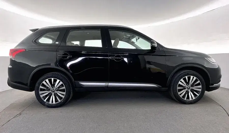 ميتسوبيشي آوتلاندر 2023