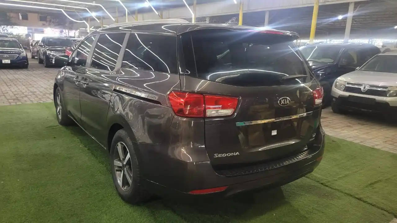 Kia Sedona 2015