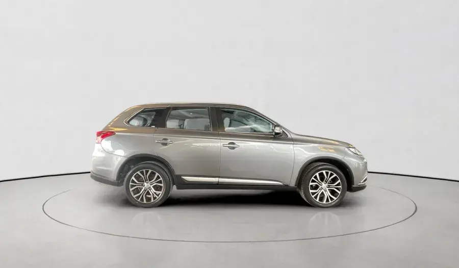 ميتسوبيشي آوتلاندر 2017 2.5L