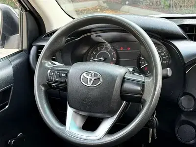 تويوتا هيلوكس 2021 2.7L