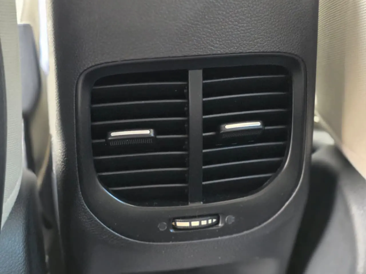 كيا كارينس 2017