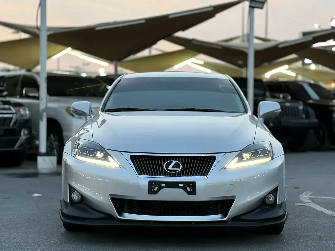 Lexus IS 2012 2.5L