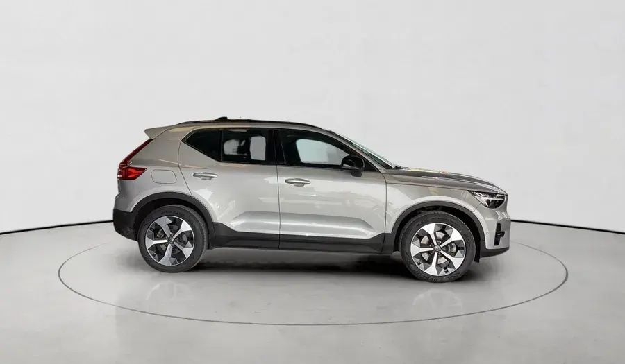 Volvo XC40 2023 2L