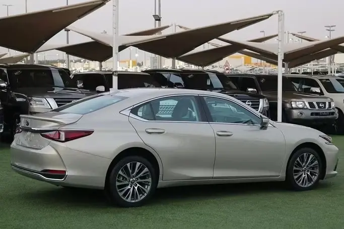 Lexus ES 2021 2.5L