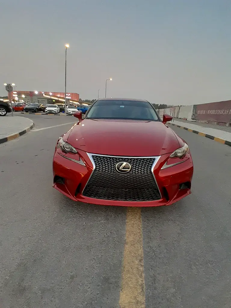 لكزس IS 2015