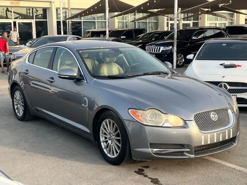 جاكوار XF 2011