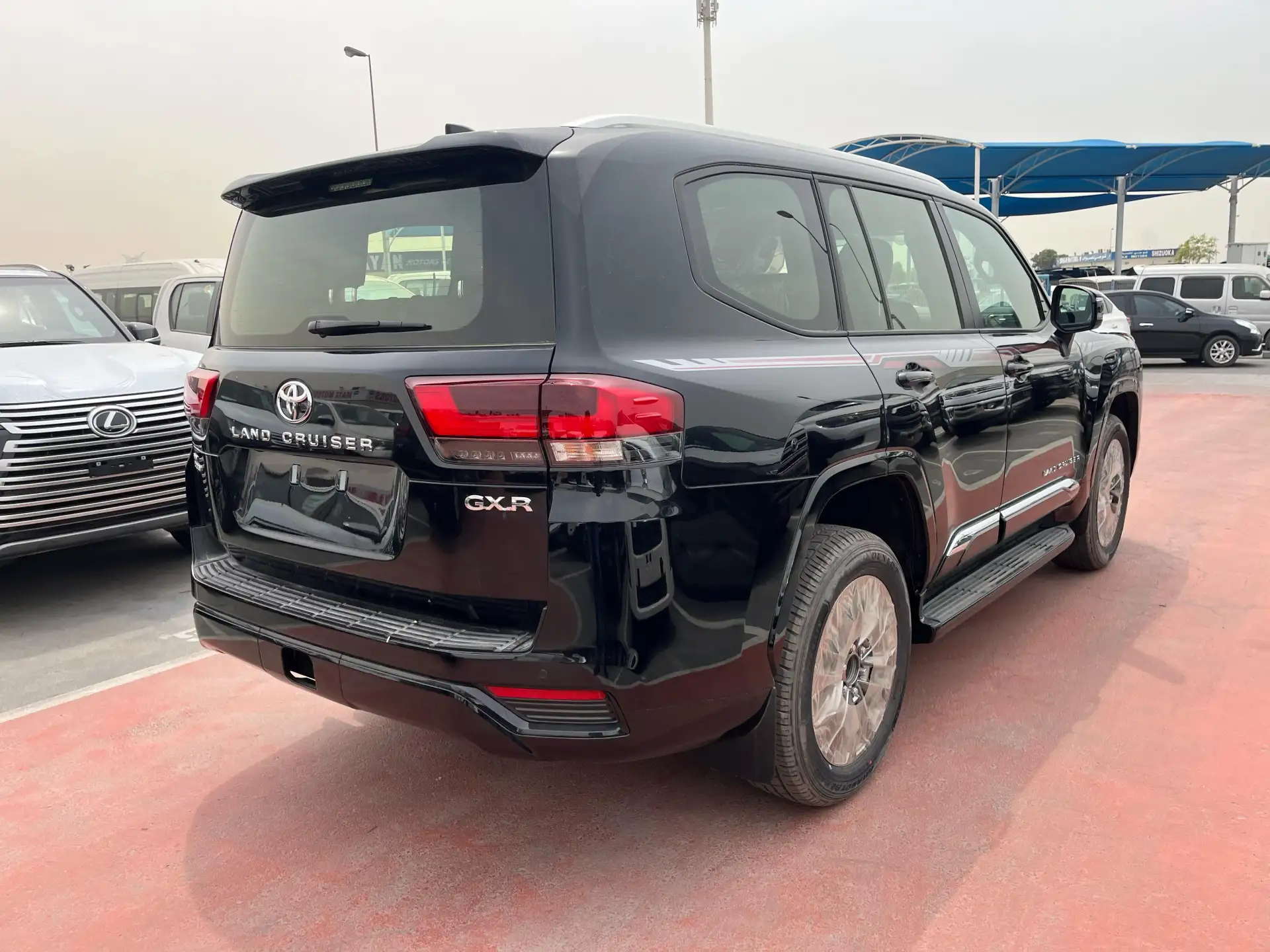 تويوتا لاند كروزر 2025