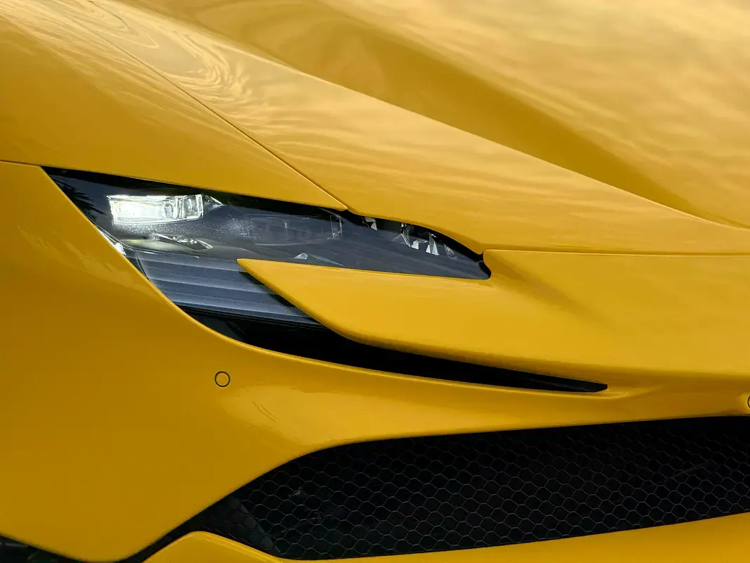 فيراري SF90 سبيدر 2023