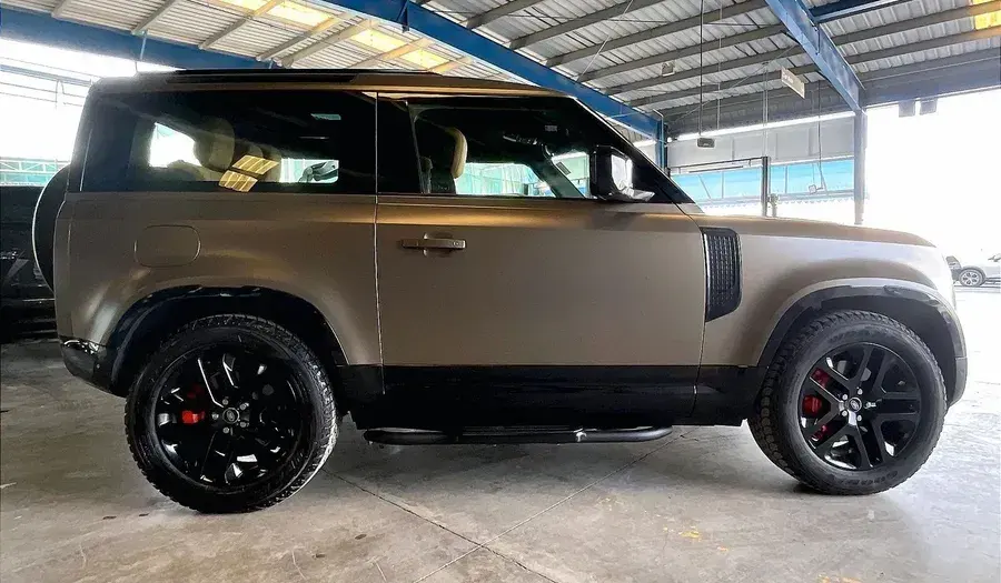 Land Rover Defender 2023