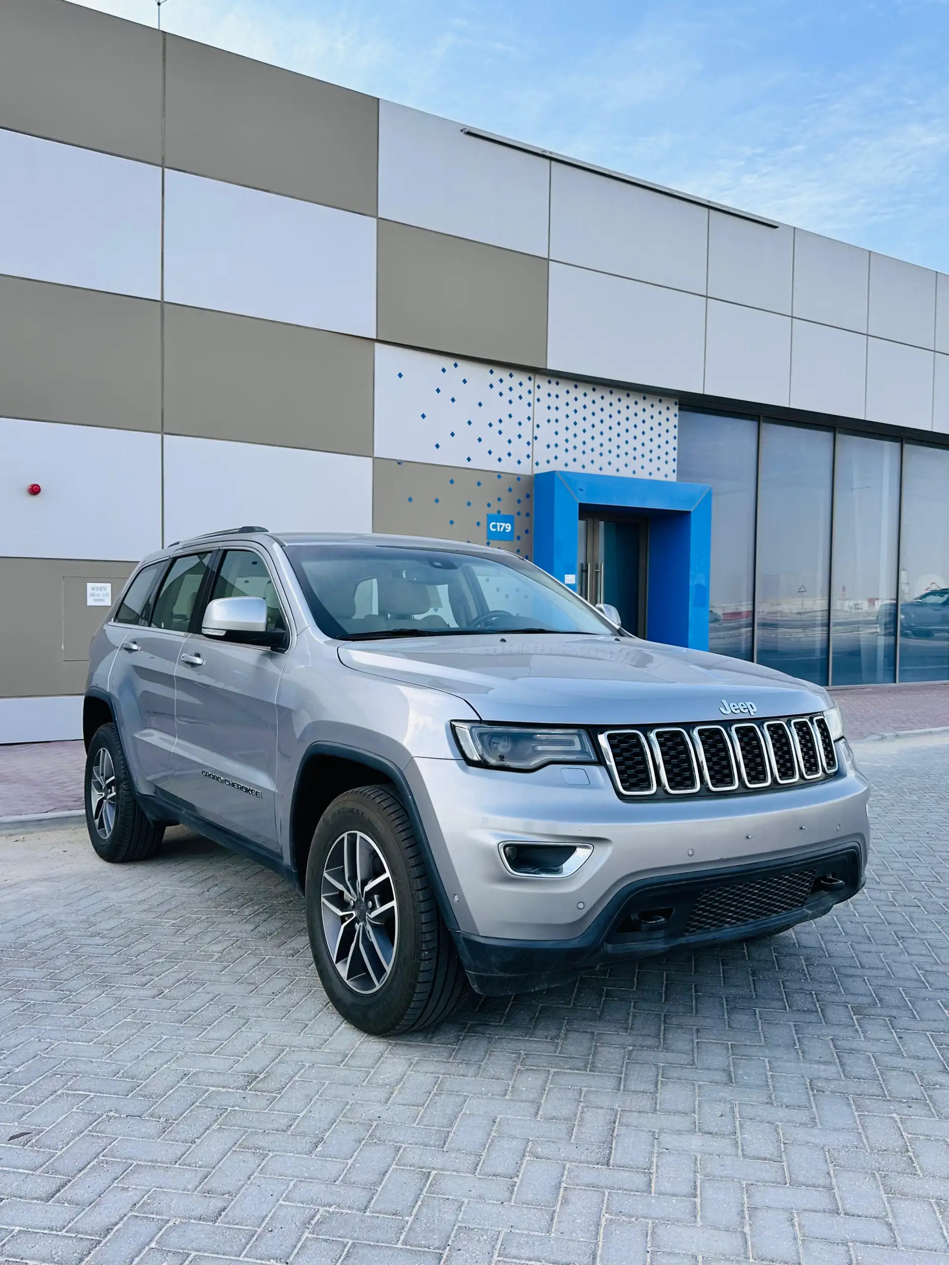 جيب جراند شيروكي 2021 3.6L