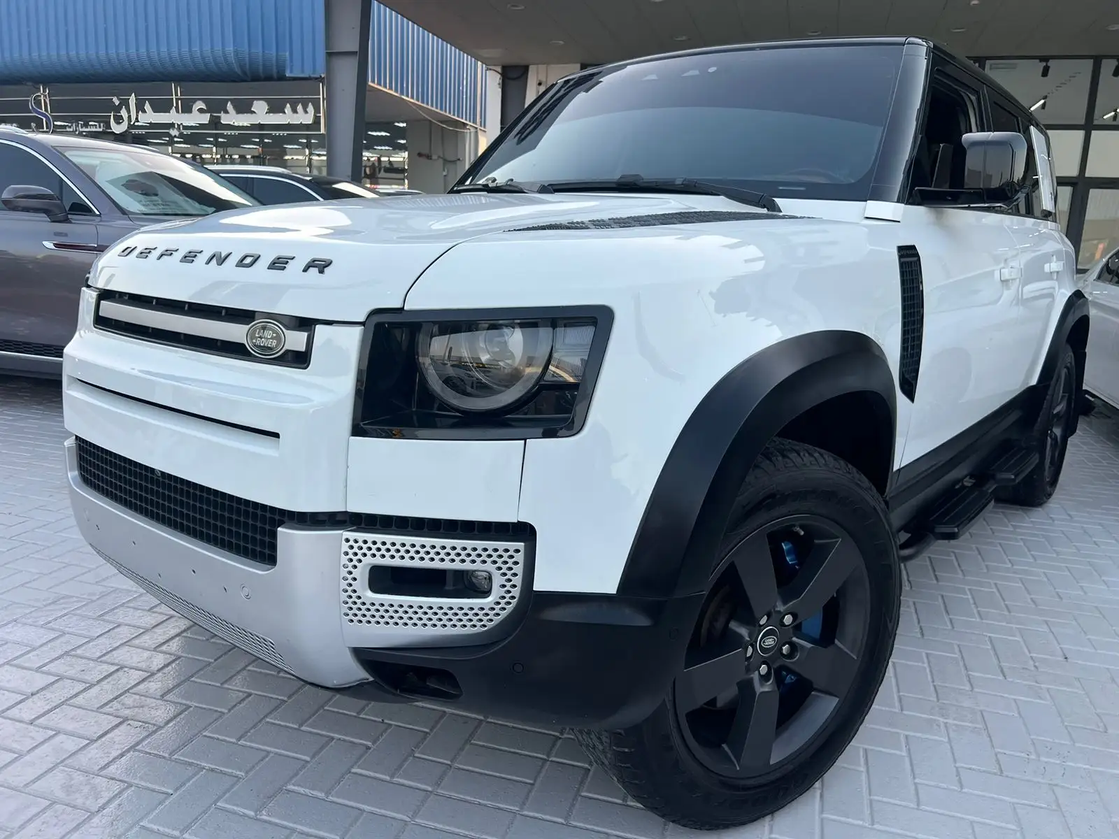 لاند روفر ديفندر 2020 undefinedL