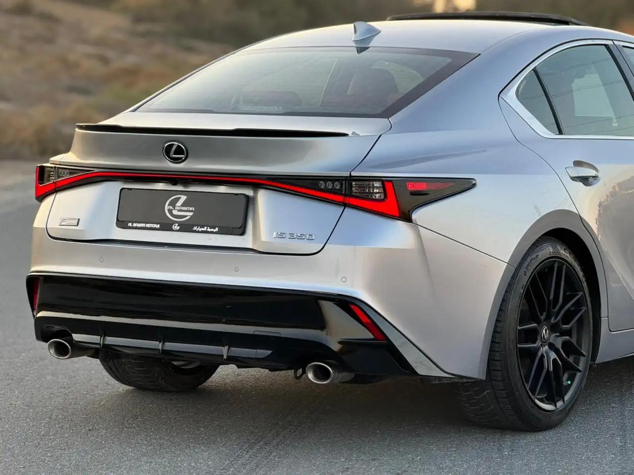 لكزس IS 2022