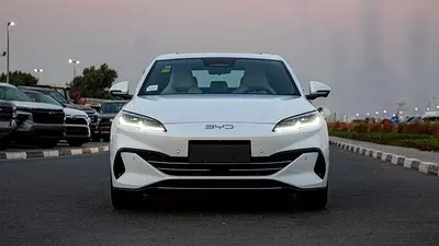 بي واي دي سيل 2025