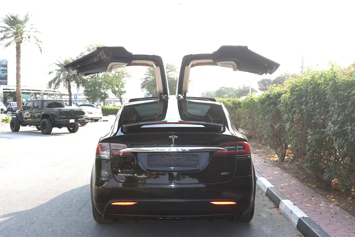 تسلا موديل اكس 2017