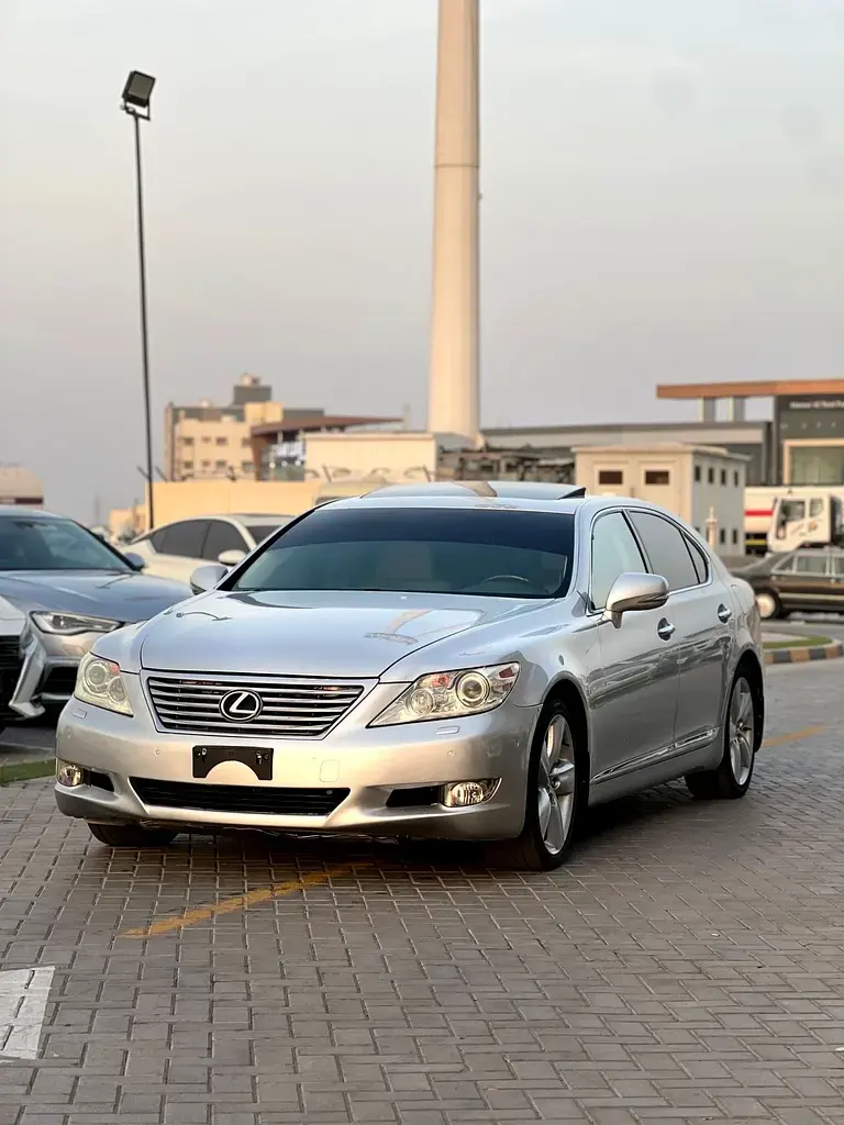 Lexus LS 2012 4.6L