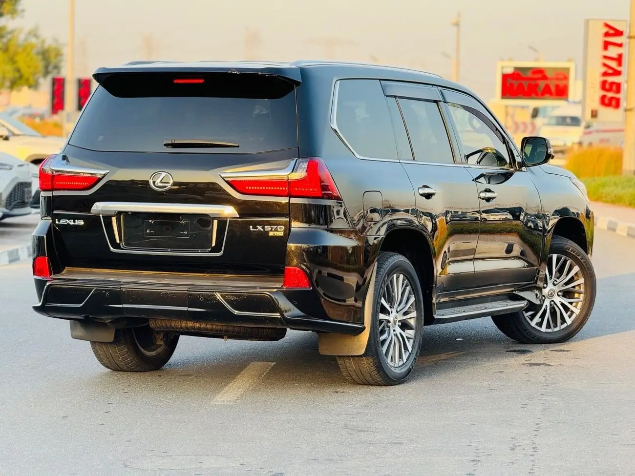 لكزس LX 2020 5.7L