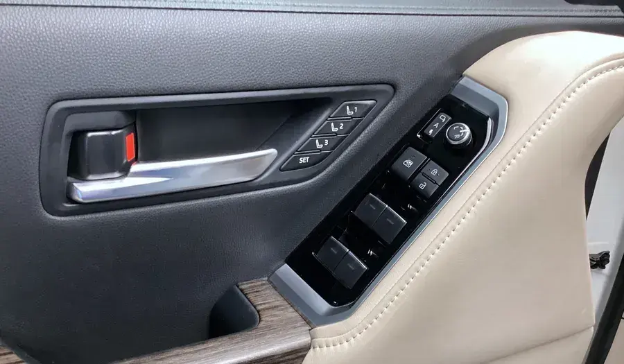 تويوتا لاند كروزر 2023 4L