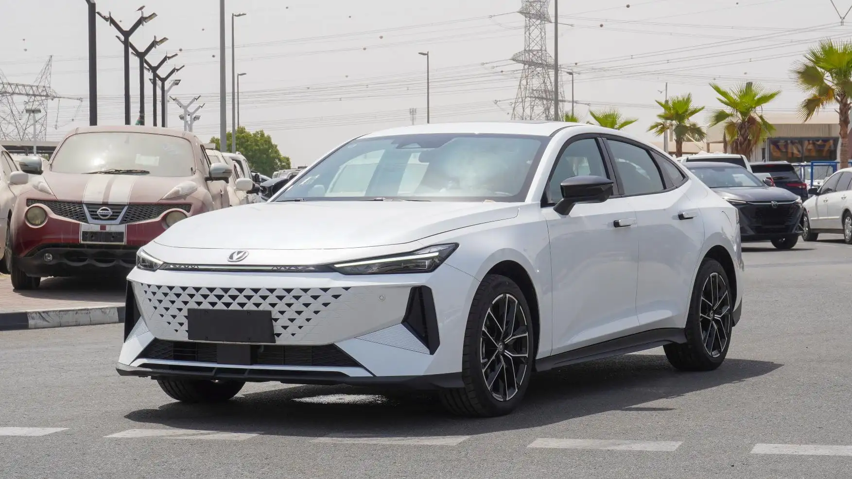 شانجان UNI-V 2025