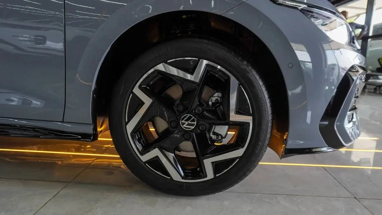 Volkswagen Golf R 2025 1.5L