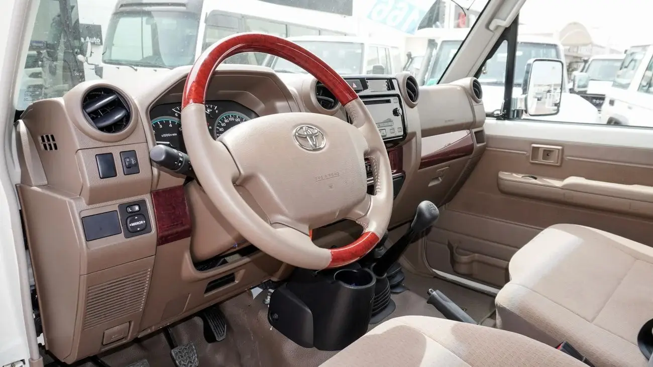 Toyota Land Cruiser Pick Up 2023 4L