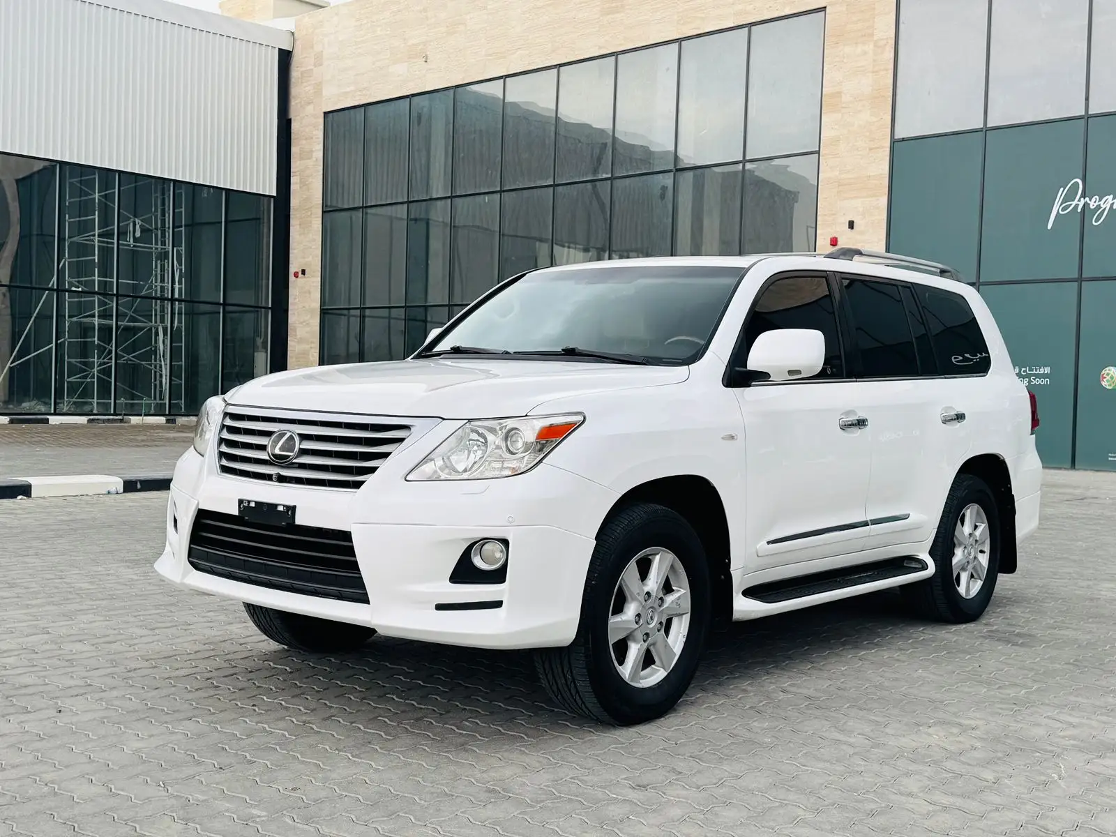 لكزس LX 2011