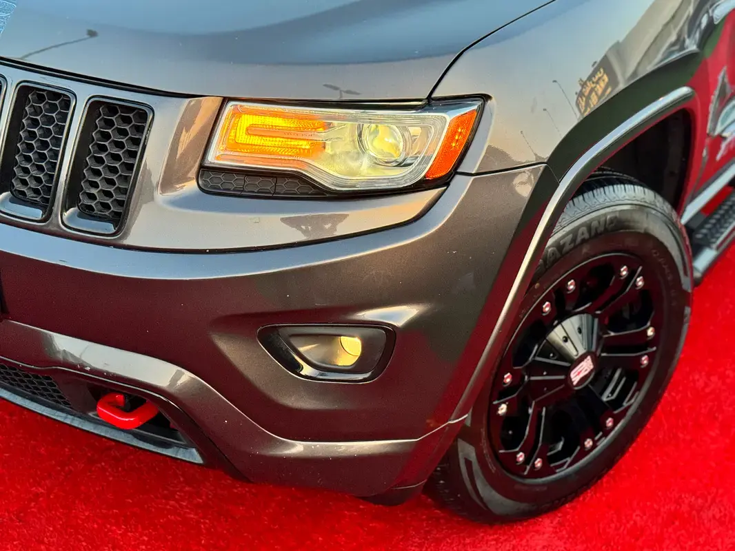 جيب جراند شيروكي 2014