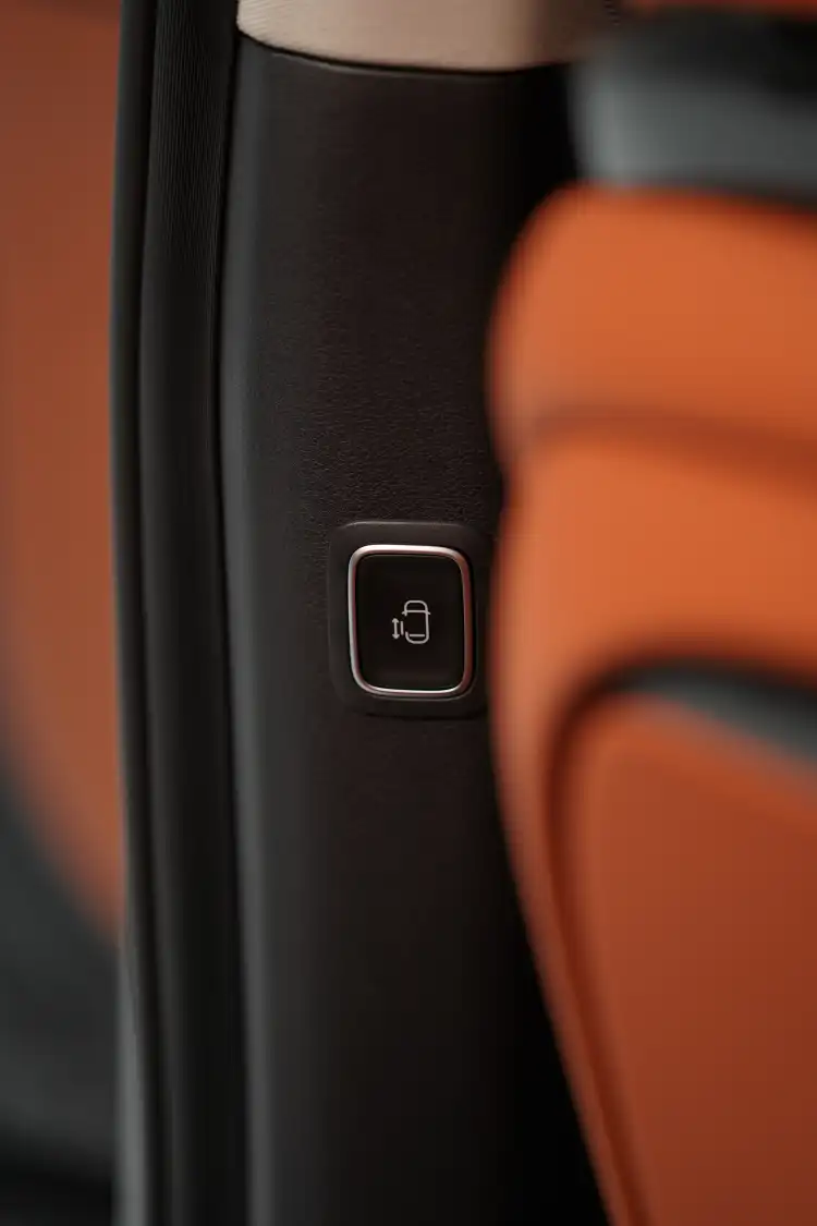 فورثينج V9 PHEV: أفضل سيارة هجينة موصلة فاخرة 7 مقاعد ذات قيمة متميزة في الإمارات العربية المتحدة 2026
